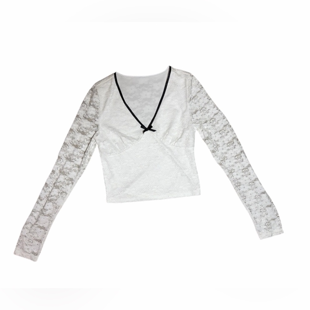 Elegant White Lace Junior’s Top Size Small